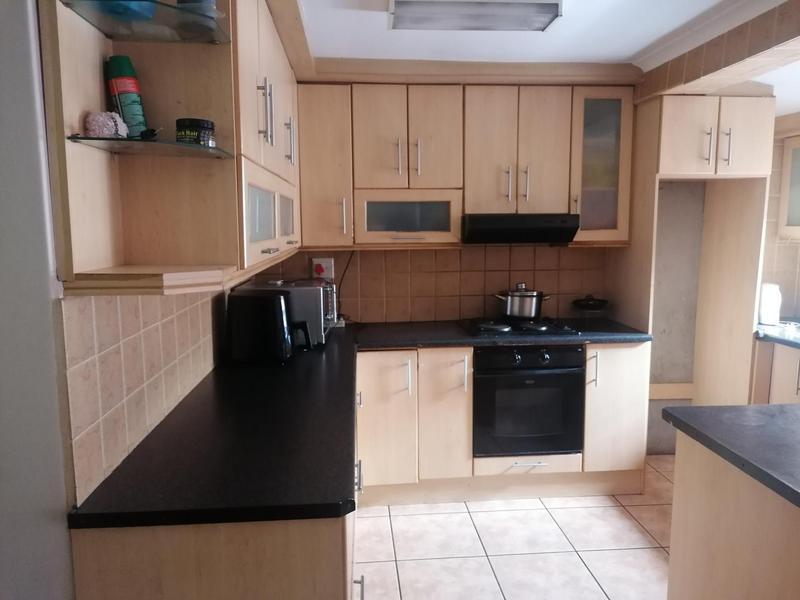 2 Bedroom Property for Sale in Maitland Western Cape